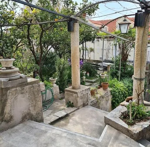 Rooms Ljubo